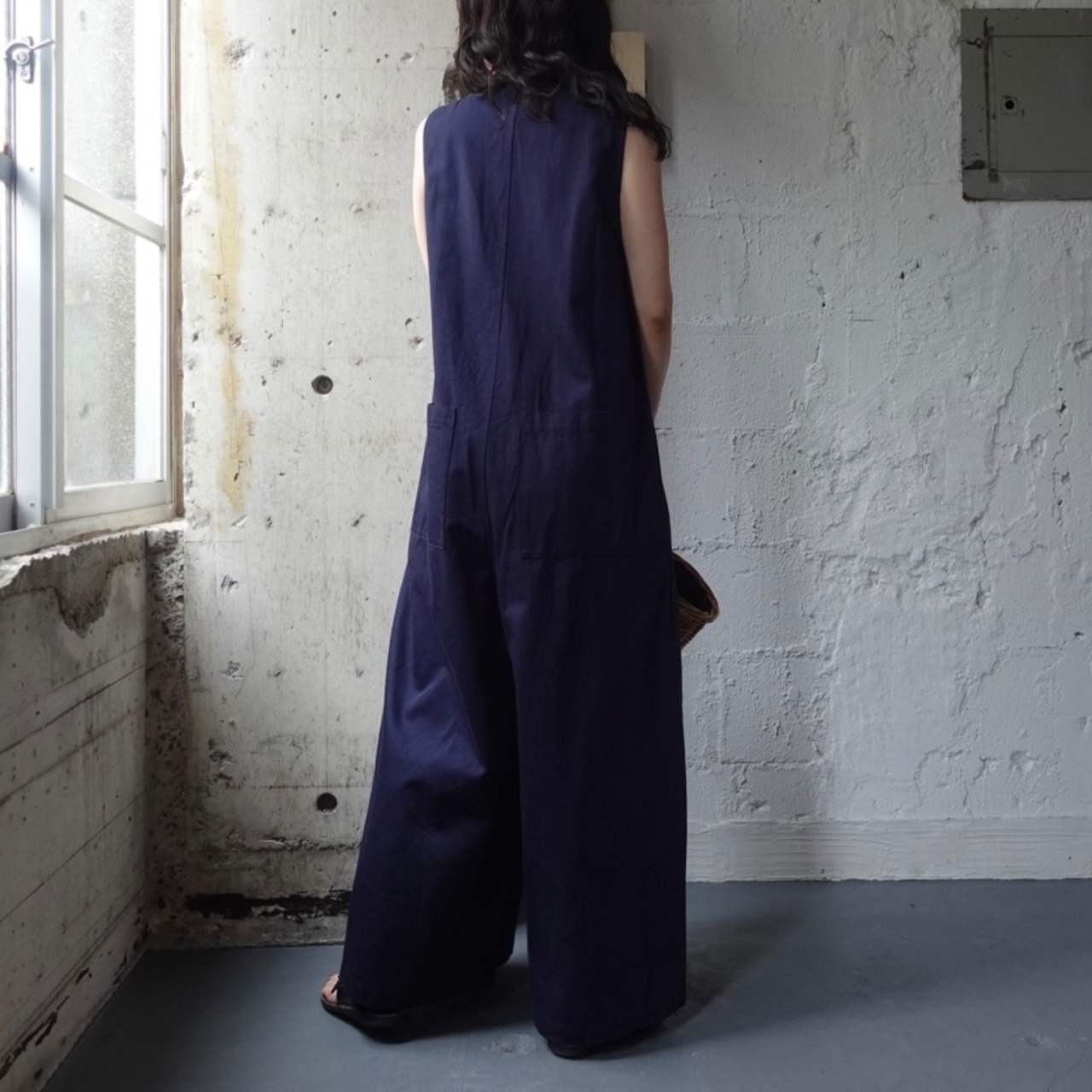 UNIVERSAL SEVEN 綿麻ツイル サロペットパンツ | KIKIRU 