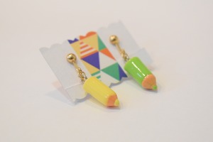 【ピアス変更可能】アトリエSATO/色鉛筆イヤリング/600円