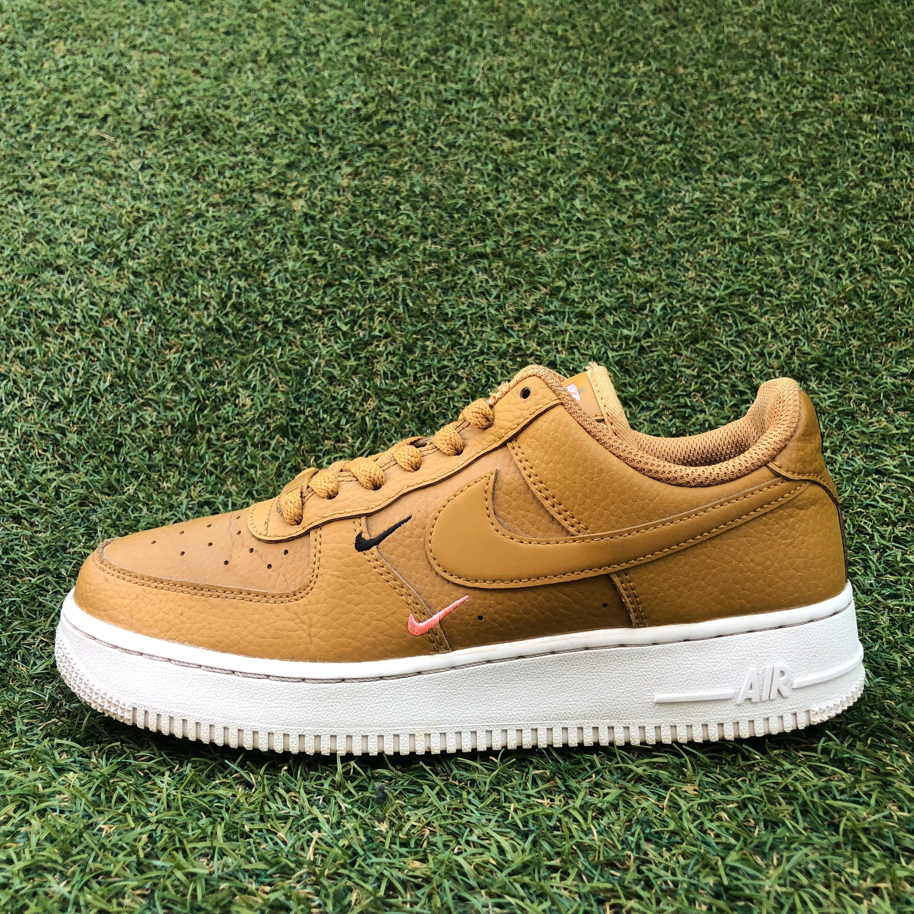 NIKE AIR FORCE 1 07 SE ナイキ エアフォース ワン HT36