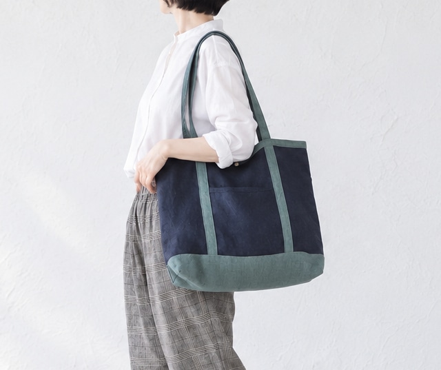 大人配色*フレンチリネンのとろみトート*天然素材(ネイビー 大人配色*フレンチリネンのとろみトート*天然素材(ネイビー