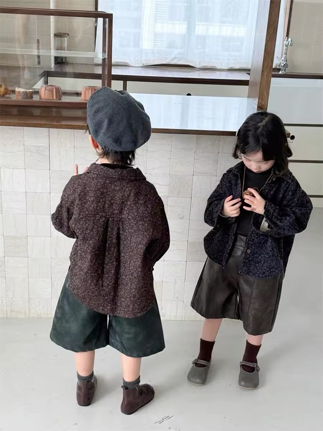 【取寄】落ち着いた色味でおしゃれに決まる花柄シャツ