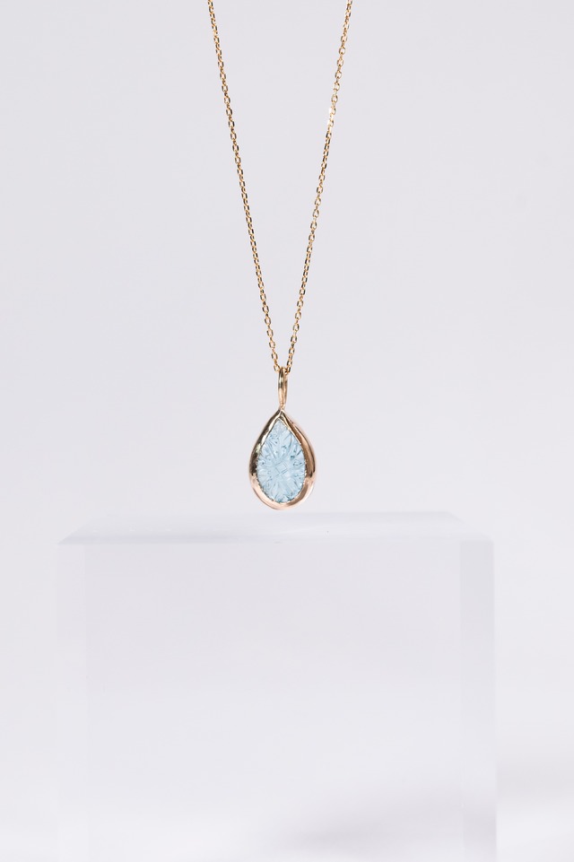 K10 Carving Blue Topaz Pendant 10金カービング(彫り)ブルートパーズペンダント(ドロップ)