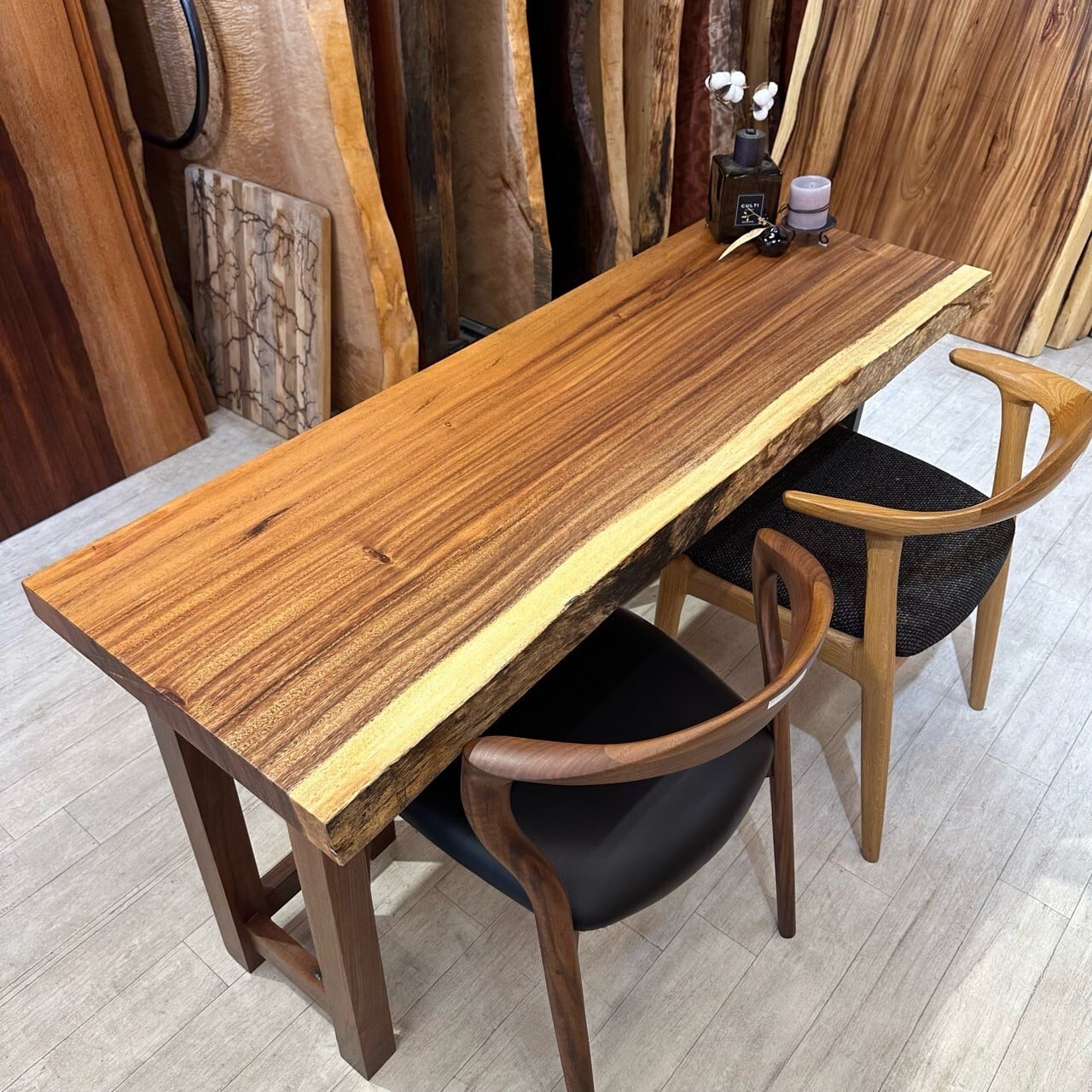 モンキーポッド_1490×435-395×56_横浜元町店_テーブル天板/一枚板 252532-2 t001