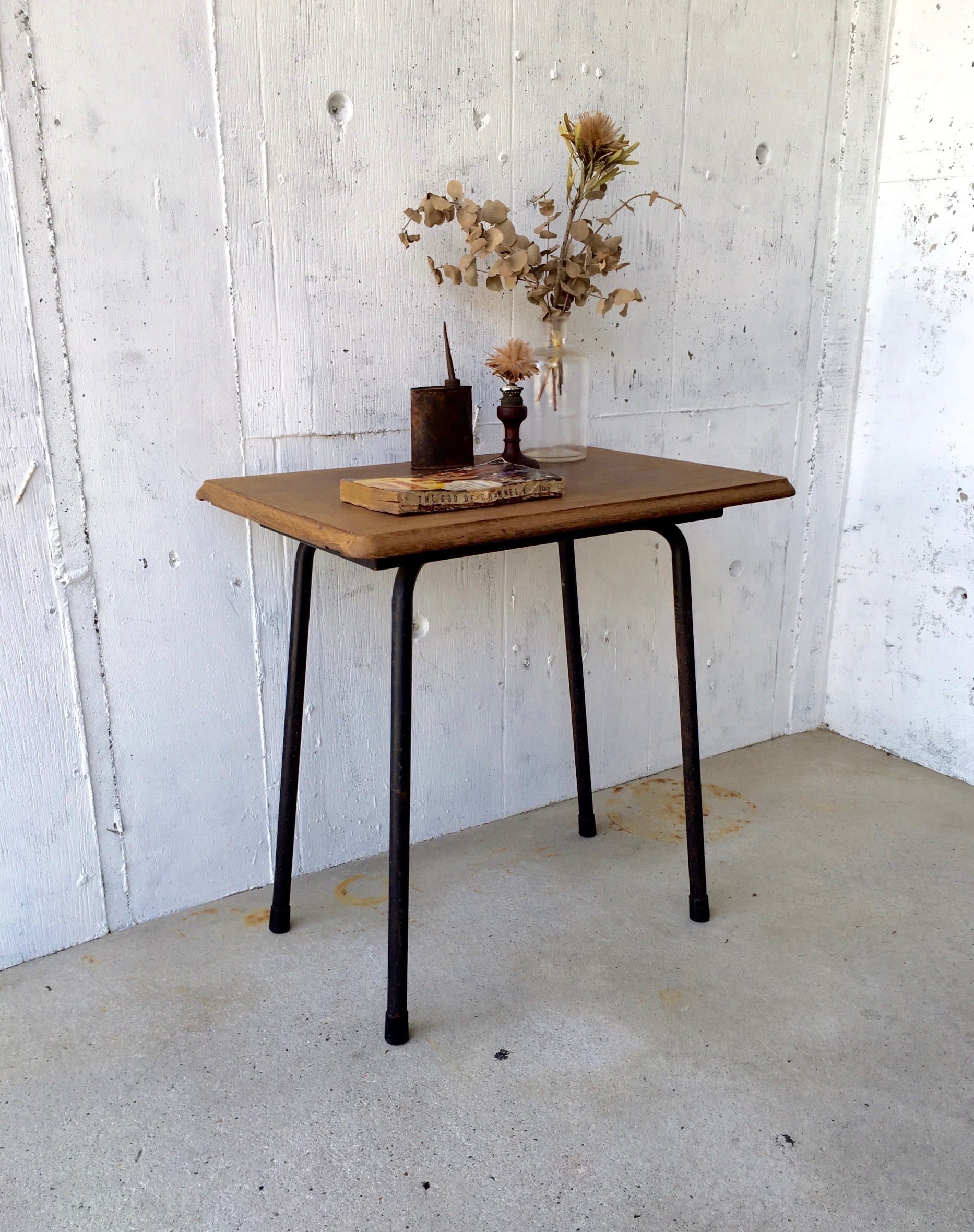 サイドテーブル レトロ 古家具 古材 ラワン天板 無垢材 木製 カフェ サイドテーブル レトロ 古家具 古材 ラワン天板 無垢材 木製 カフェ