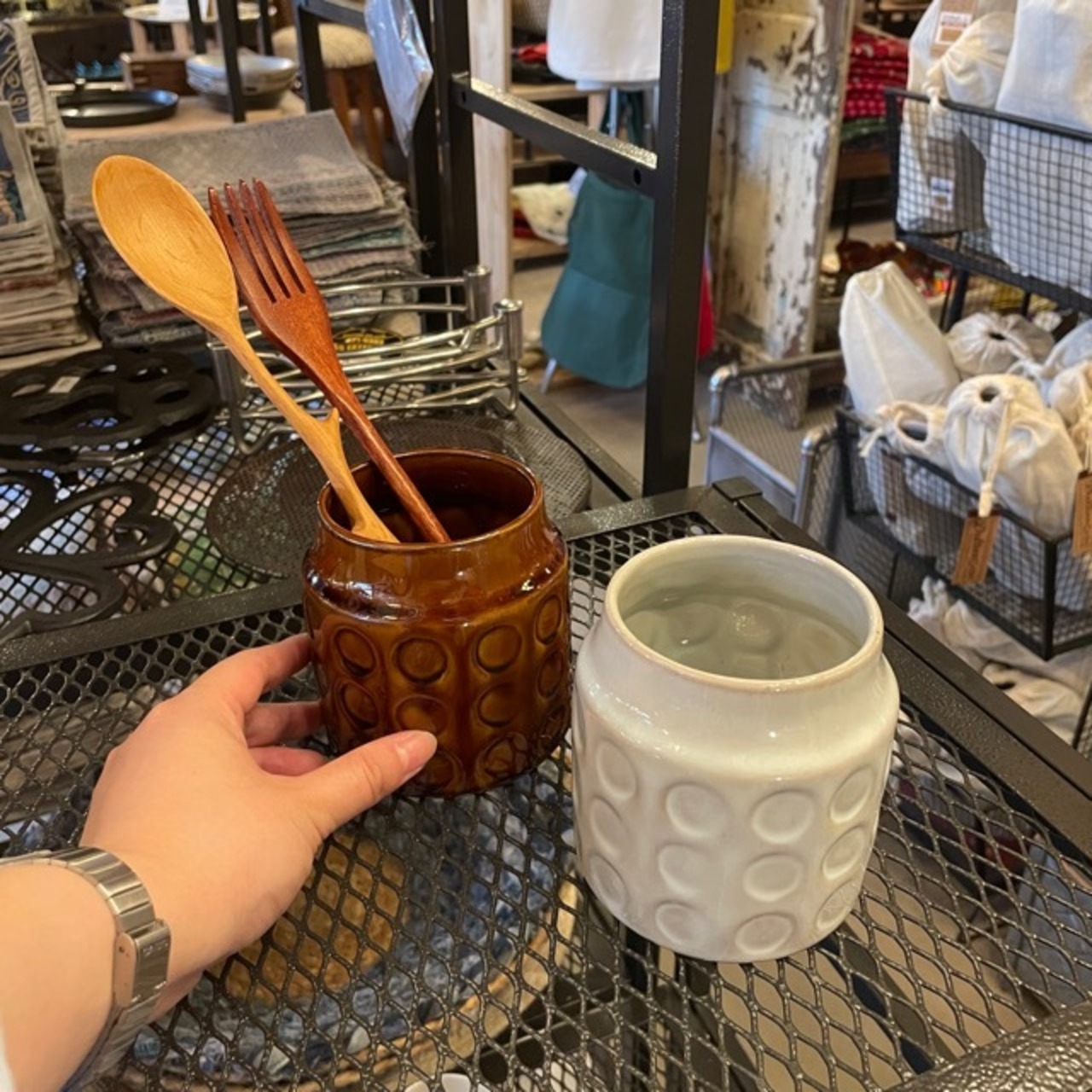 Seto ware molded cutlery stand 2color / 瀬戸焼 モールド カトラリースタンド 全2色 ホワイト ブラウン キッチン収納 カトラリー収納 日本製 陶器 ギフト プレゼント