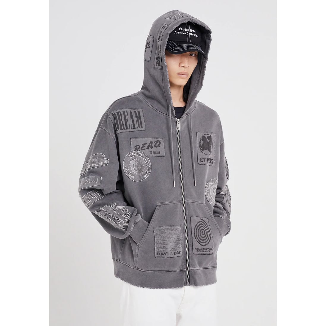ETUDES EXTRA HOOD ZIPPED PATCH BLACK BLACK | AYIN