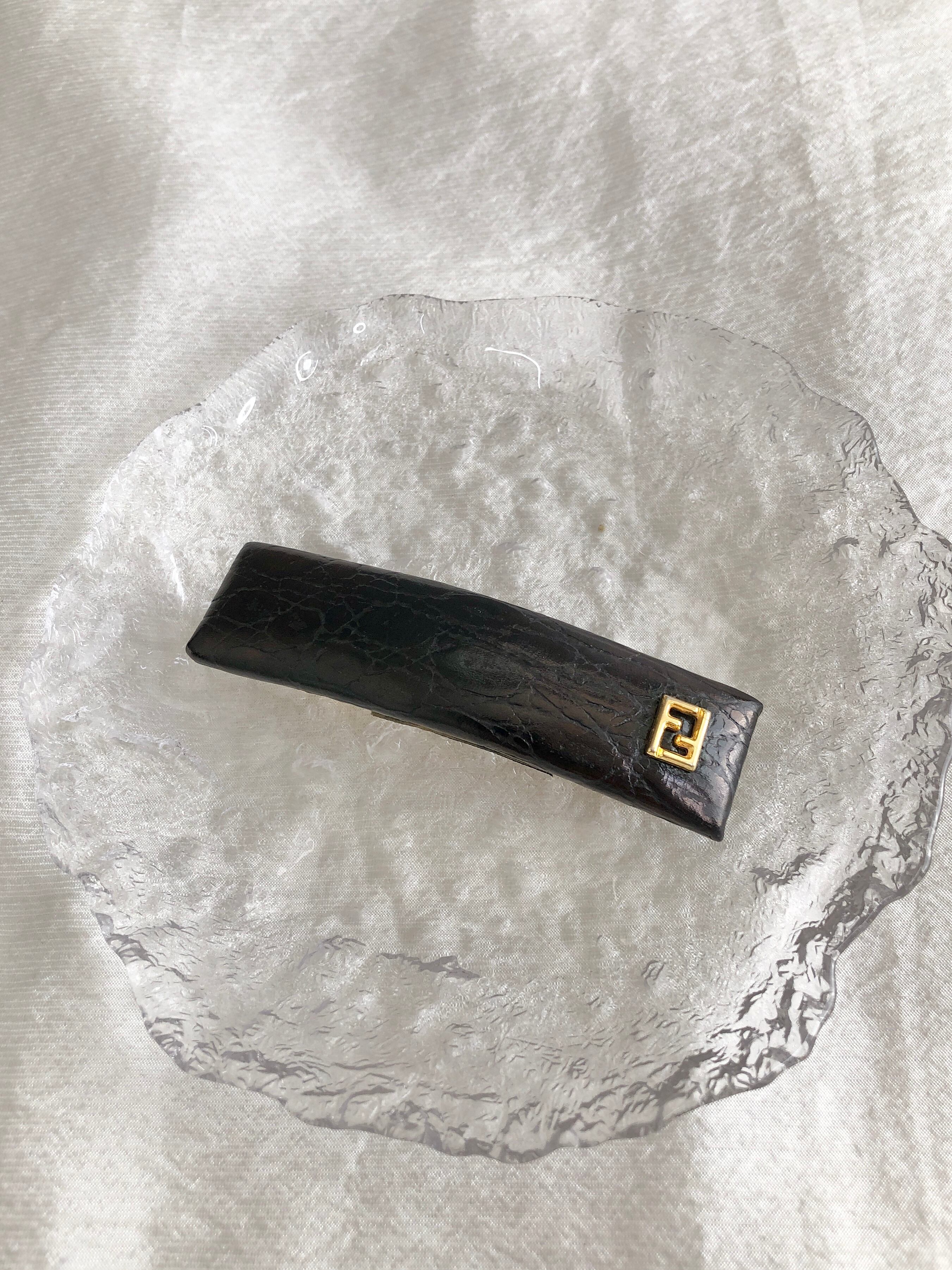 FENDI フェンディ ヘアアクセサリー ブラック ロゴ レザー バレッタ vintage ヴィンテージ オールド u68diu