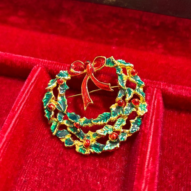 Christmas red ribbon leaf brooch