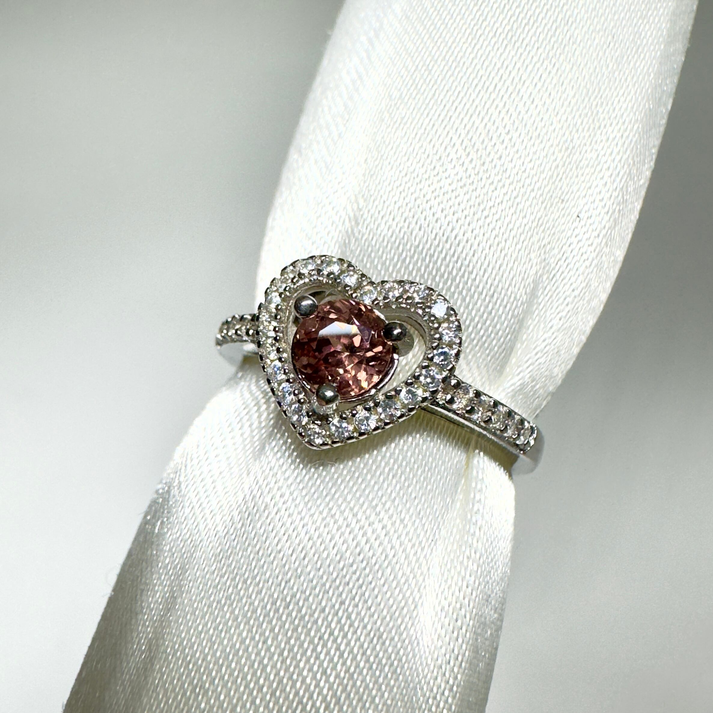 Into the heart Ring♦︎ピンクジルコン♦︎