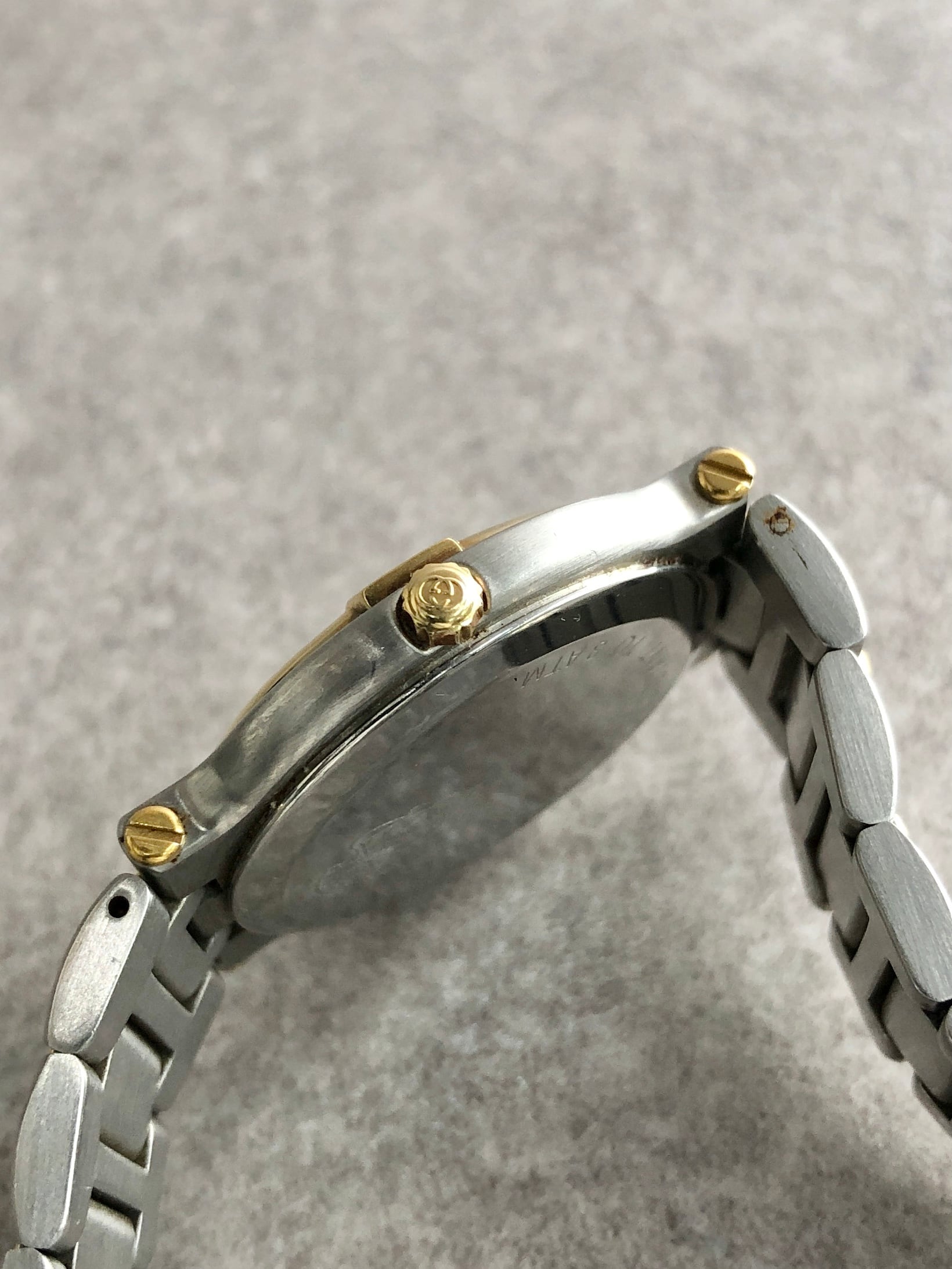 GUCCI グッチ 腕時計 シルバー×ゴールド ステンレススチール 9000M