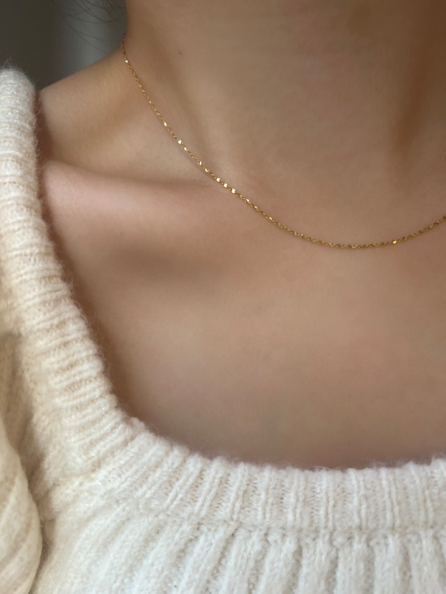 Skin petal necklace