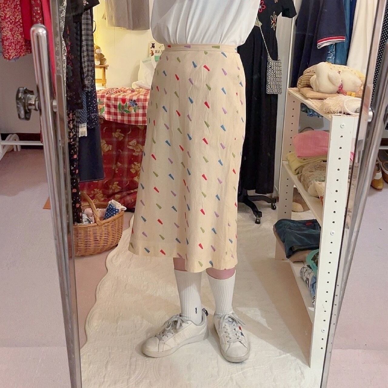 square embroidery semi tight skirt