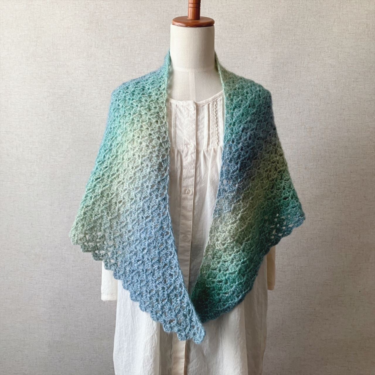 編み図のみ】グラデーションダイアゴナルストール（印刷版） | 手編み