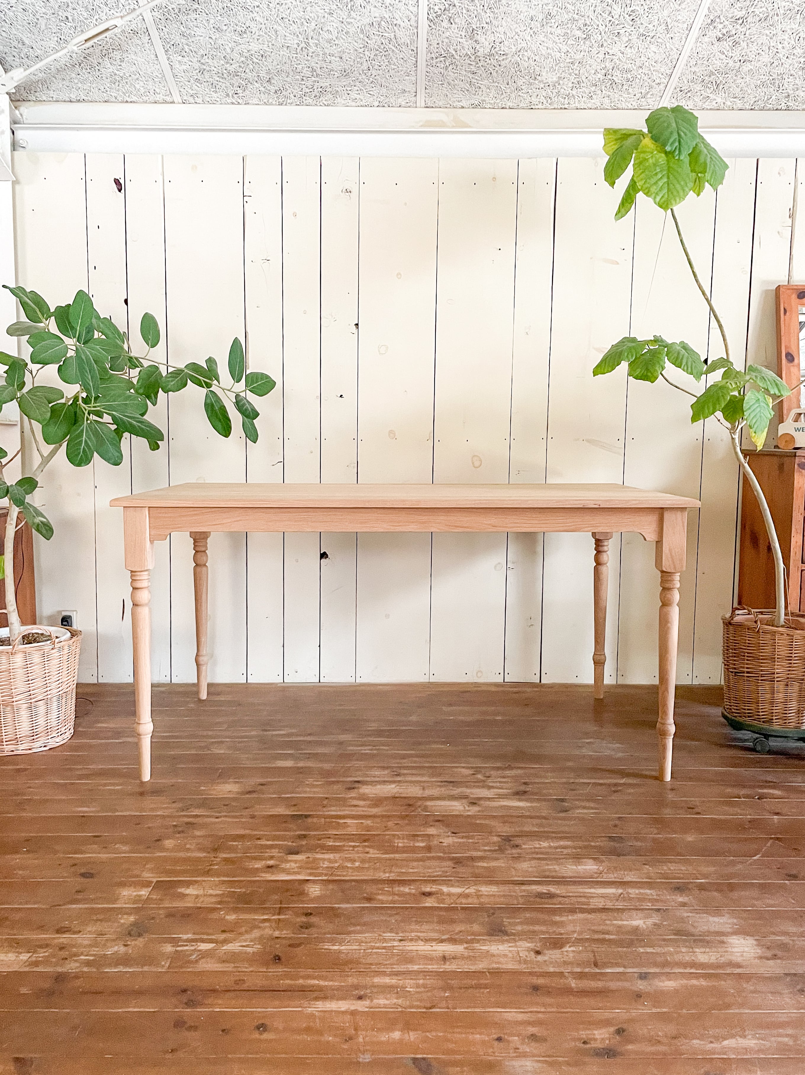 総オーク材ターンドレッグカウンターテーブル “スリム”(アンティーク調ろくろ足カウンターテーブル) W1400〜2400 4〜8人掛け