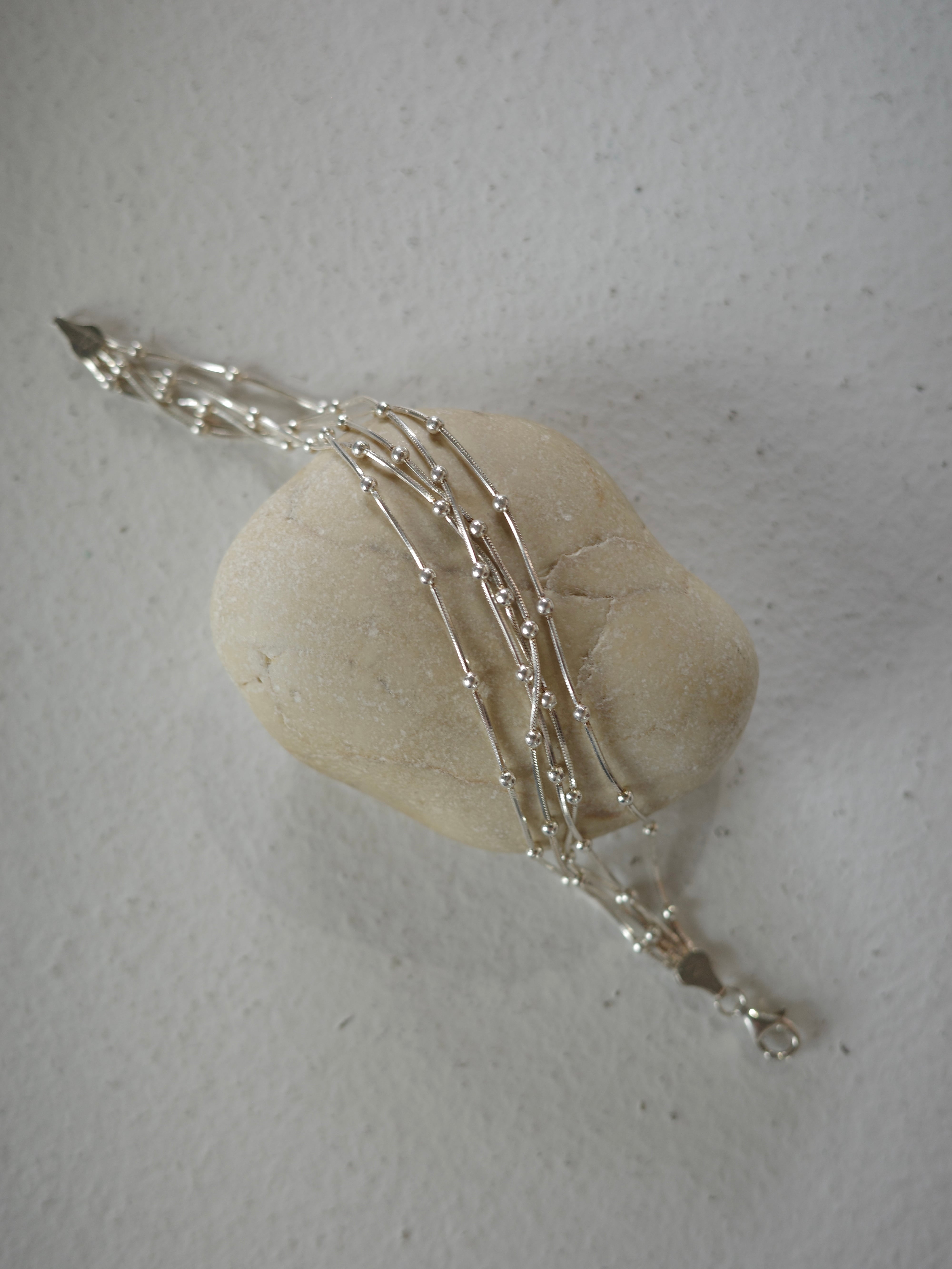 <vintage>many chain beads breceret