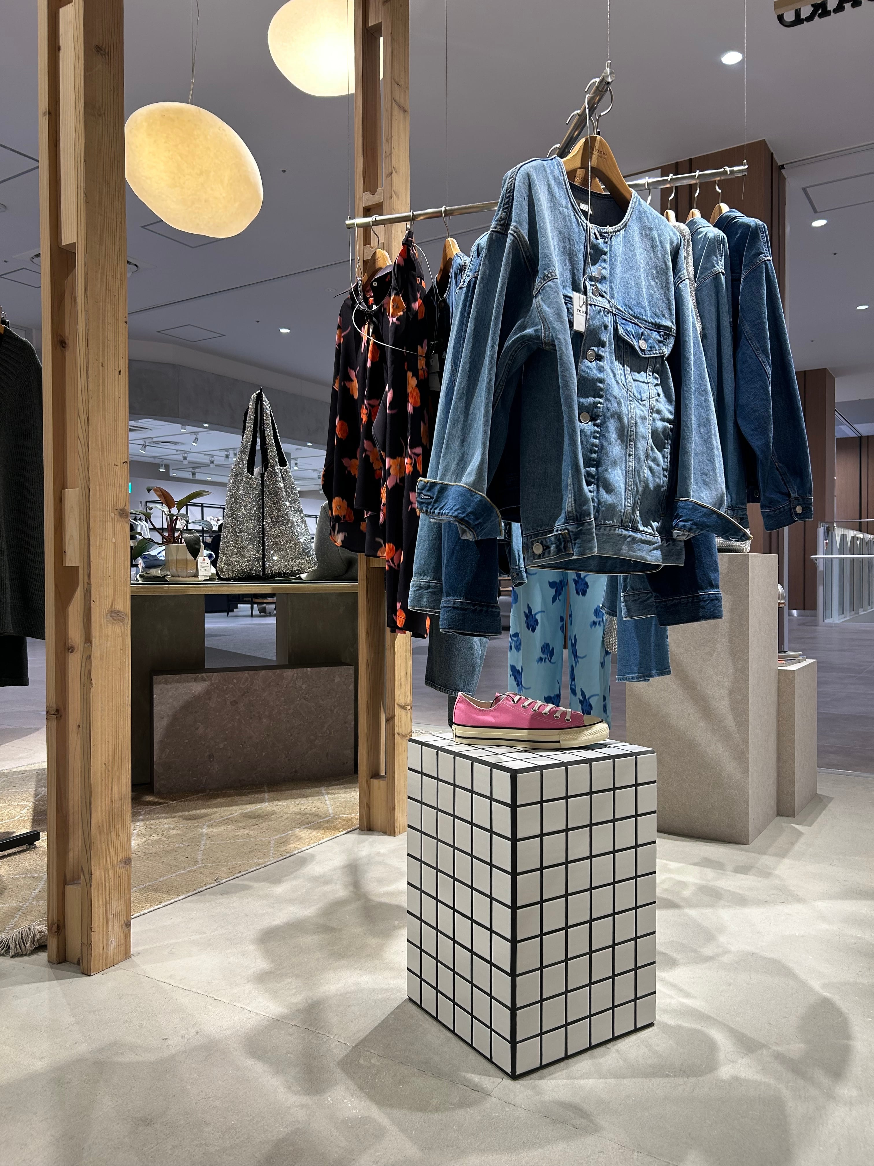 TILE CUBE White×Charcoal Gray | VIEW