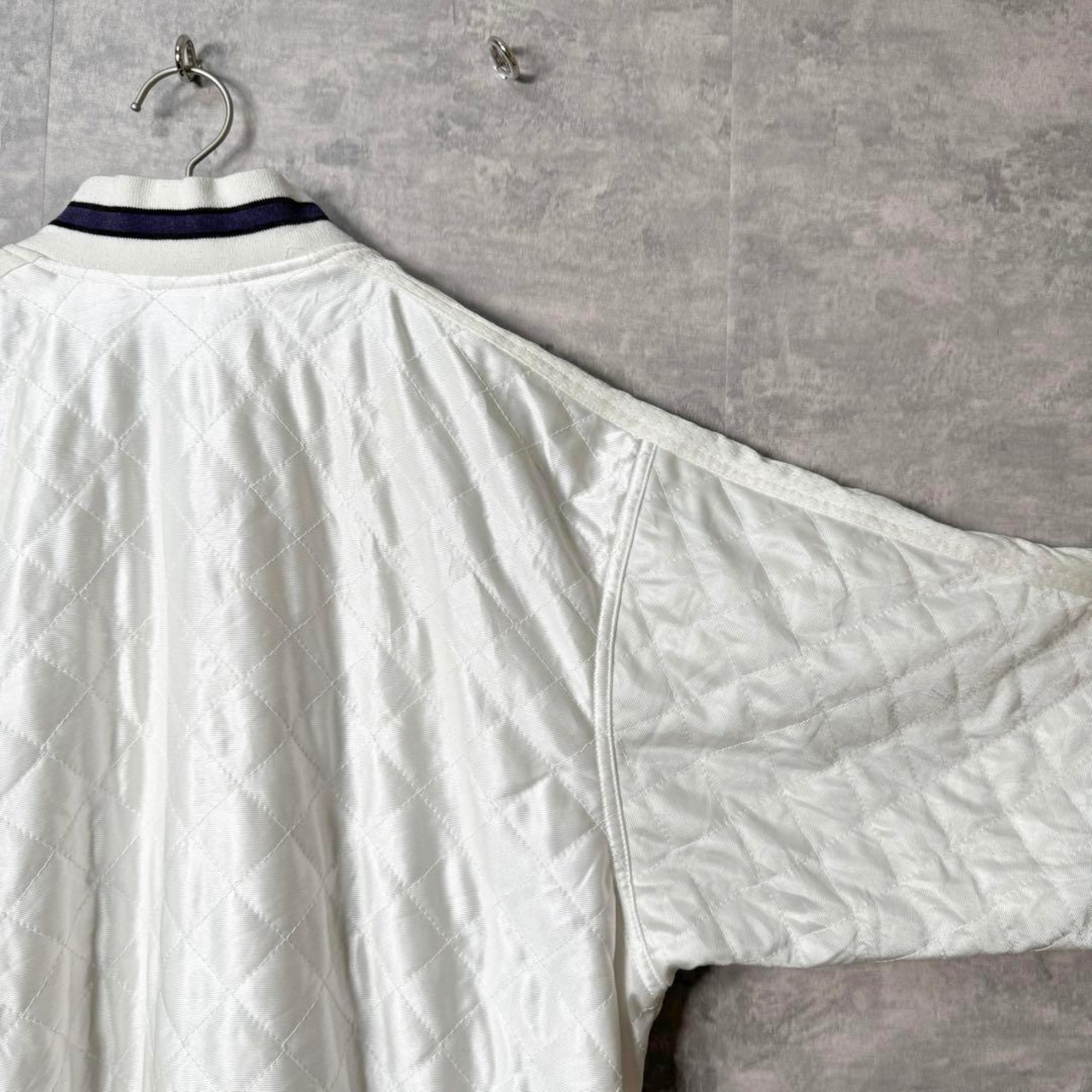 【至高のデザイン】ナイキ スタジャン 90s 白タグ 刺繍 ゆるだぼ 希少 洗練