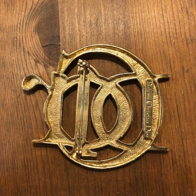 Christian Dior クリスチャンディオール ロゴ ブローチ ゴールドカラー  