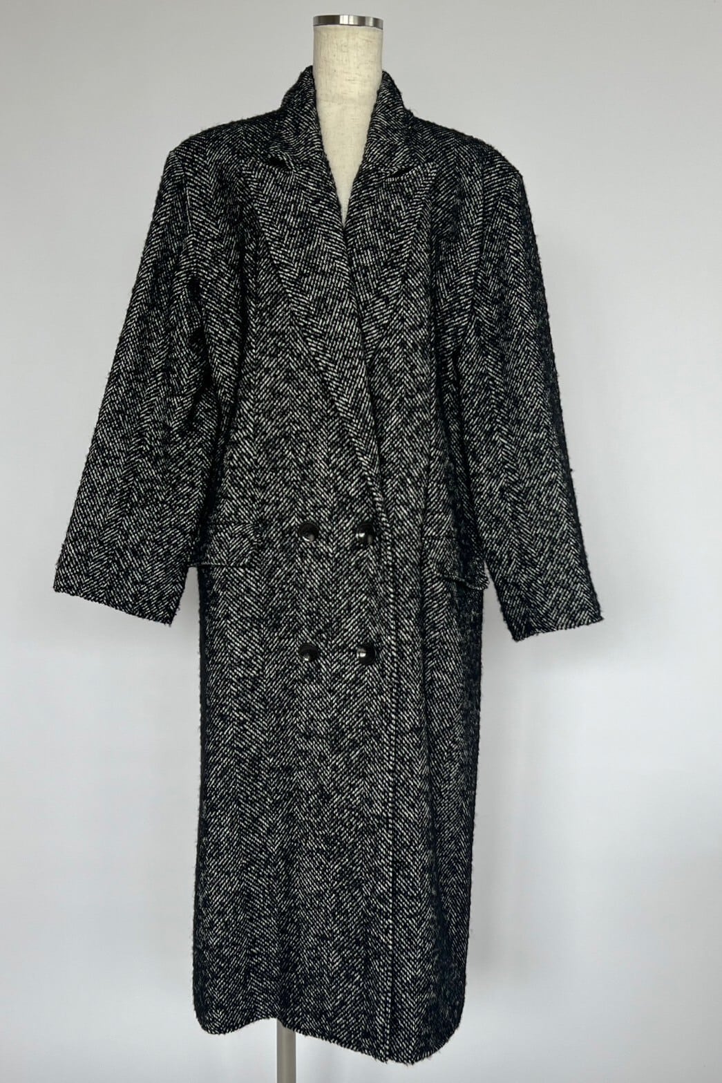 2025年秋冬】ピークドラペルウールコート Peaked lapel wool coat | ANNIK 2025年秋冬】ピークドラペルウールコート Peaked lapel wool coat | ANNIK