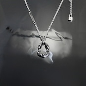 SHARK TEETH HORSESHOE NECKLACE / シャークトゥースホースシューネックレス