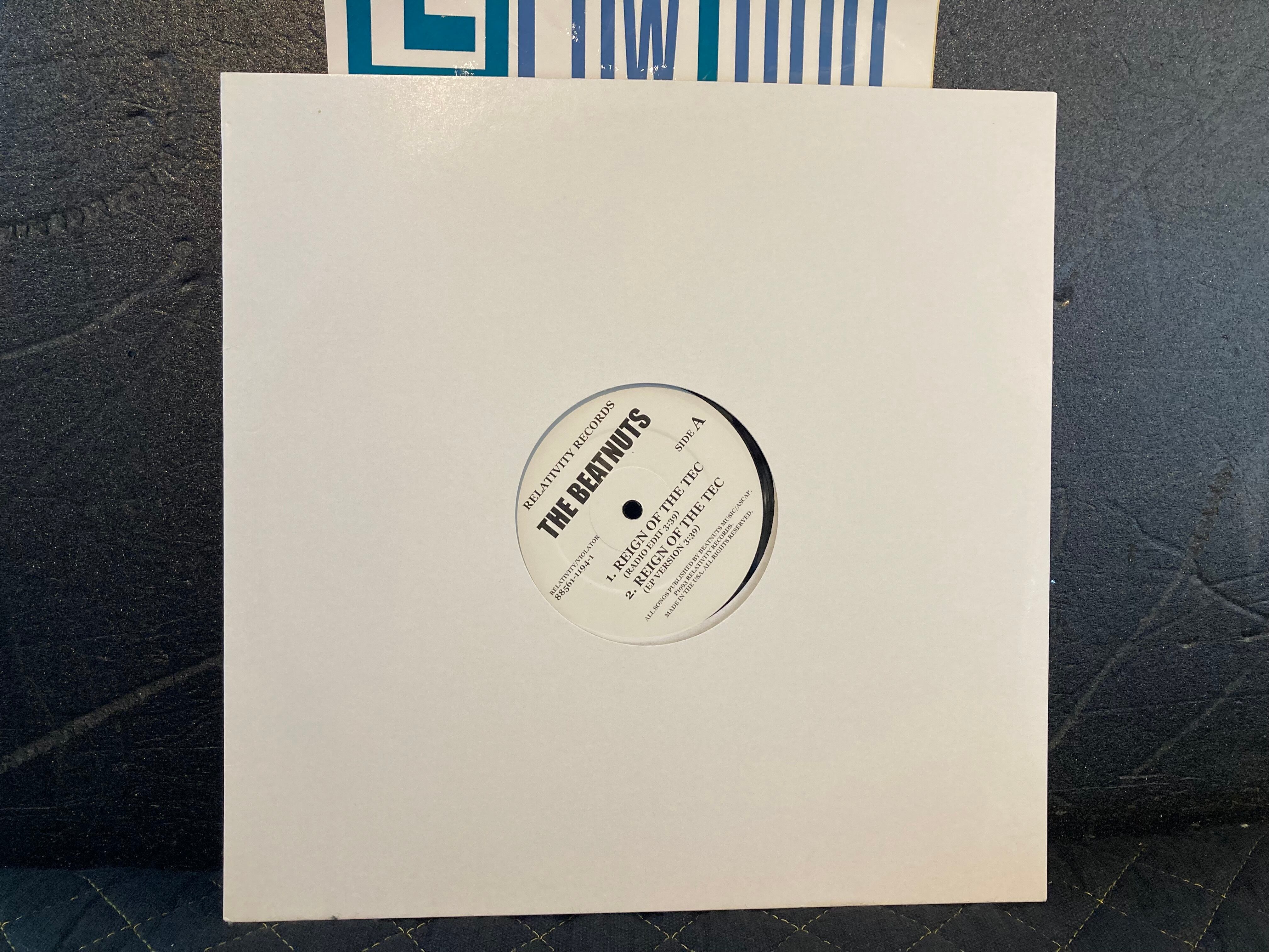 Jocelyn Brown & The Robotiks / Day Dreaming (Hey Baby) | LOW LOUD