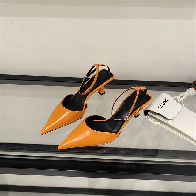 pointed strap sandal 〈s100174〉