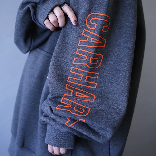 "Carhartt" sleeve logo printed over silhouette dark gray sweat parka