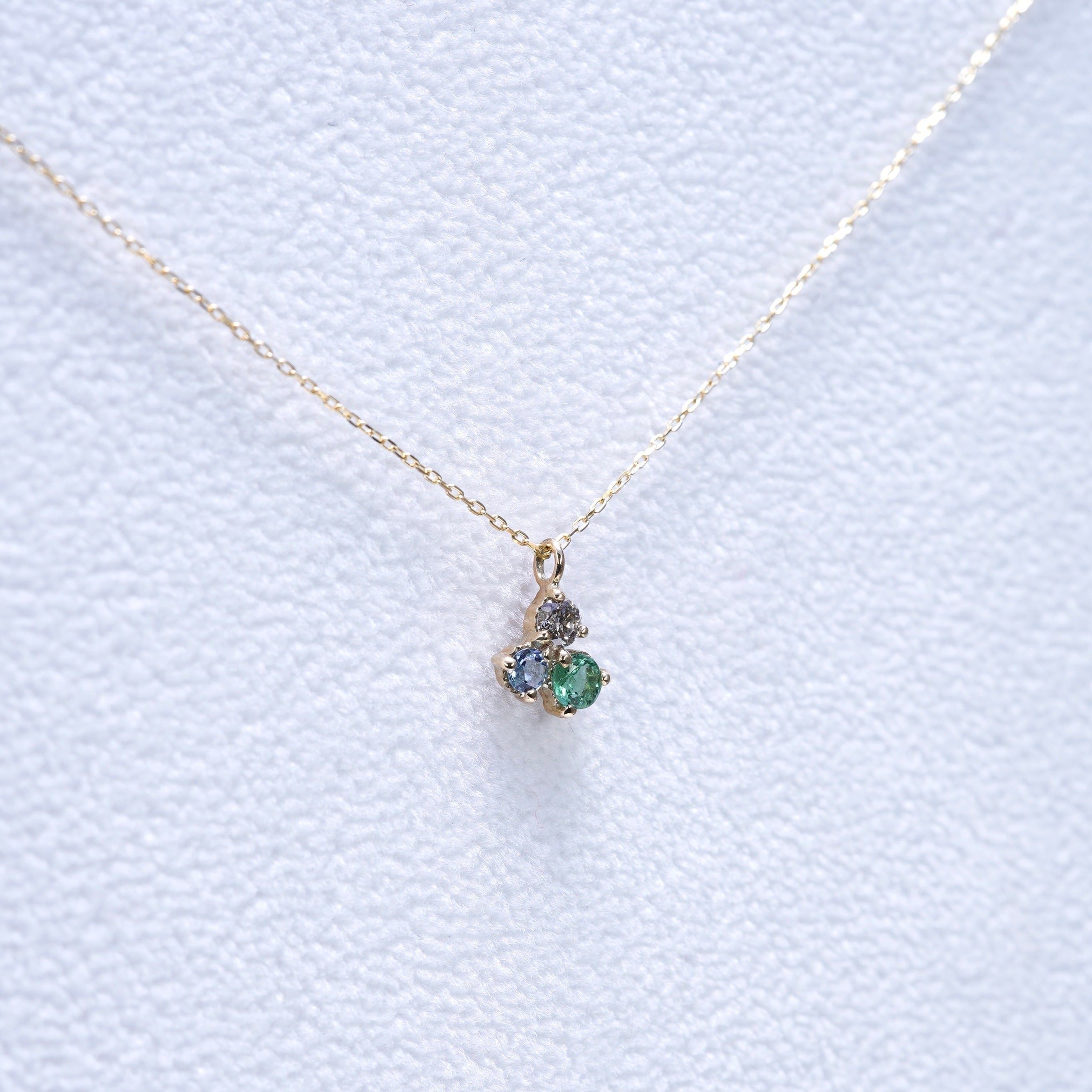 こつぶネックレス》エメラルド・アクアマリン・ダイヤモンド