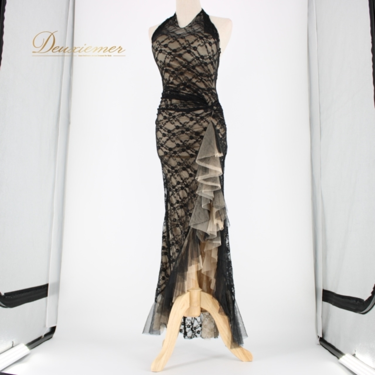 社交ダンス 衣装 ラテン ドレス ワンピース パーティドレス ブラック系 ベージュ系 レース ホルターネック ノースリーブ 花柄 ロングドレス エレガント スタイリッシュ 上品 セクシー パーティー 黒 ベージュ 花模様 ドレッシー ダンスウエア 高級感 大人 体型カバー 女性用 おしゃれ 発表会 フォーマル