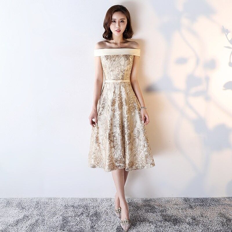 Tiara オフショルダータイトミディドレス 膝丈ドレス ベージュ S オフショルダー ゴールドパーティードレス 膝丈 結婚式 二次会