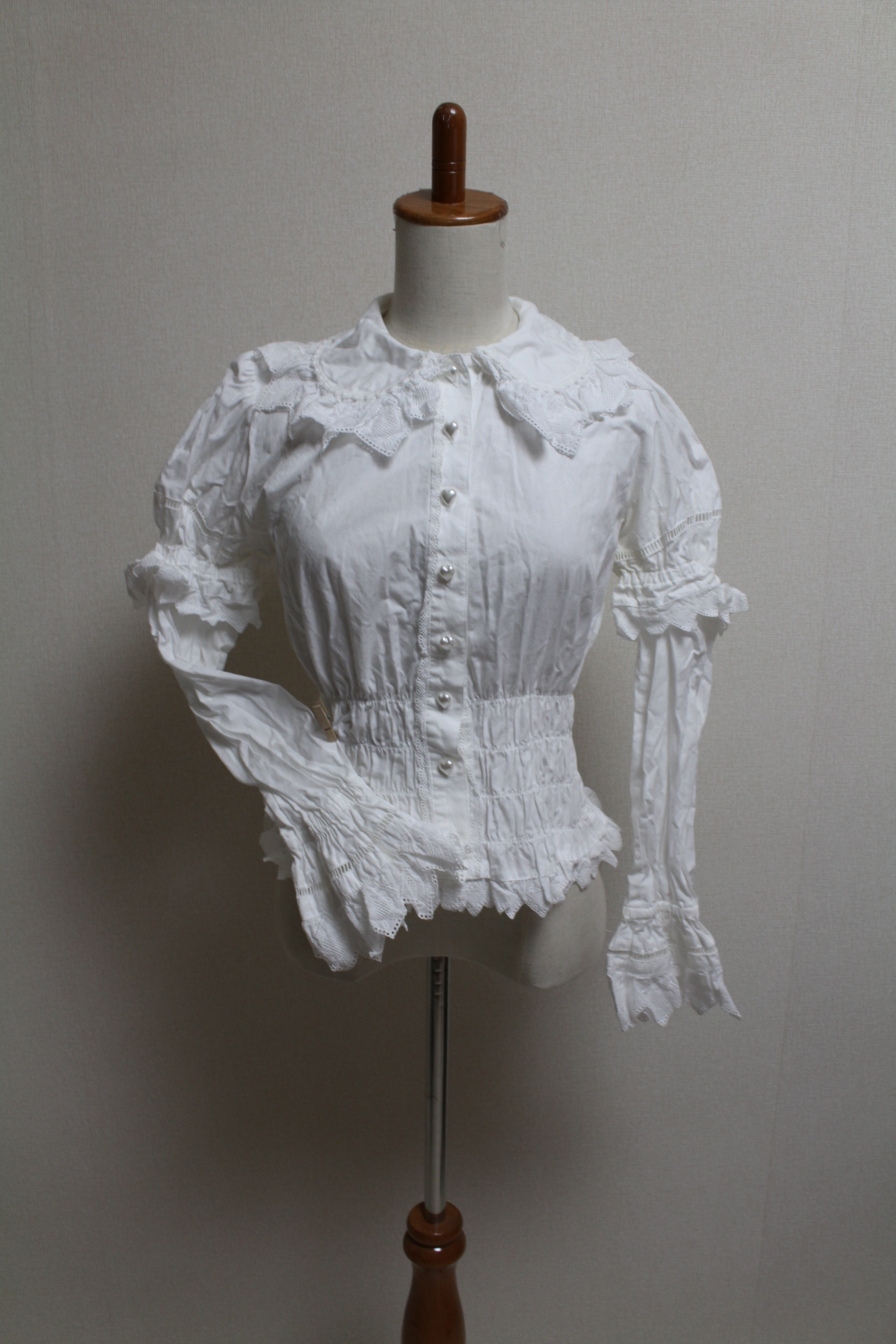 BABY, THE STARS SHINE BRIGHT ハートレースブラウス