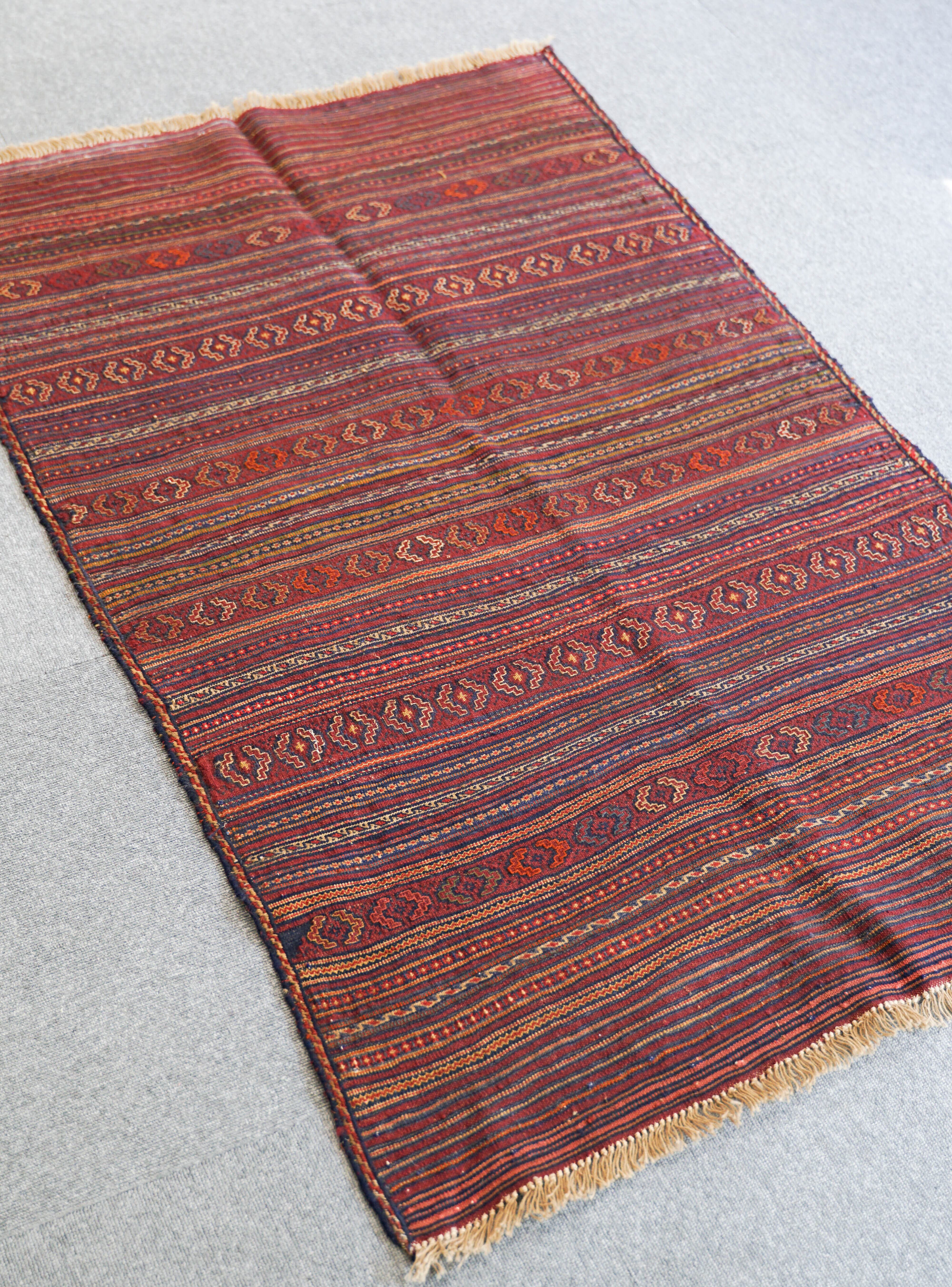 アフガニスタン キリム 手織り絨毯 サイズ:139×89cm stn:233