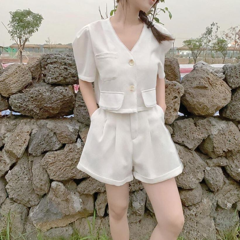 送料無料 今っぽレトロ ブラウス ショートパンツ パール タック パフスリーブ 上品 大人可愛い フェミニン 女っぽ セットアップ Lamitte Deco トレンド 韓国ファッション ショップ Base店