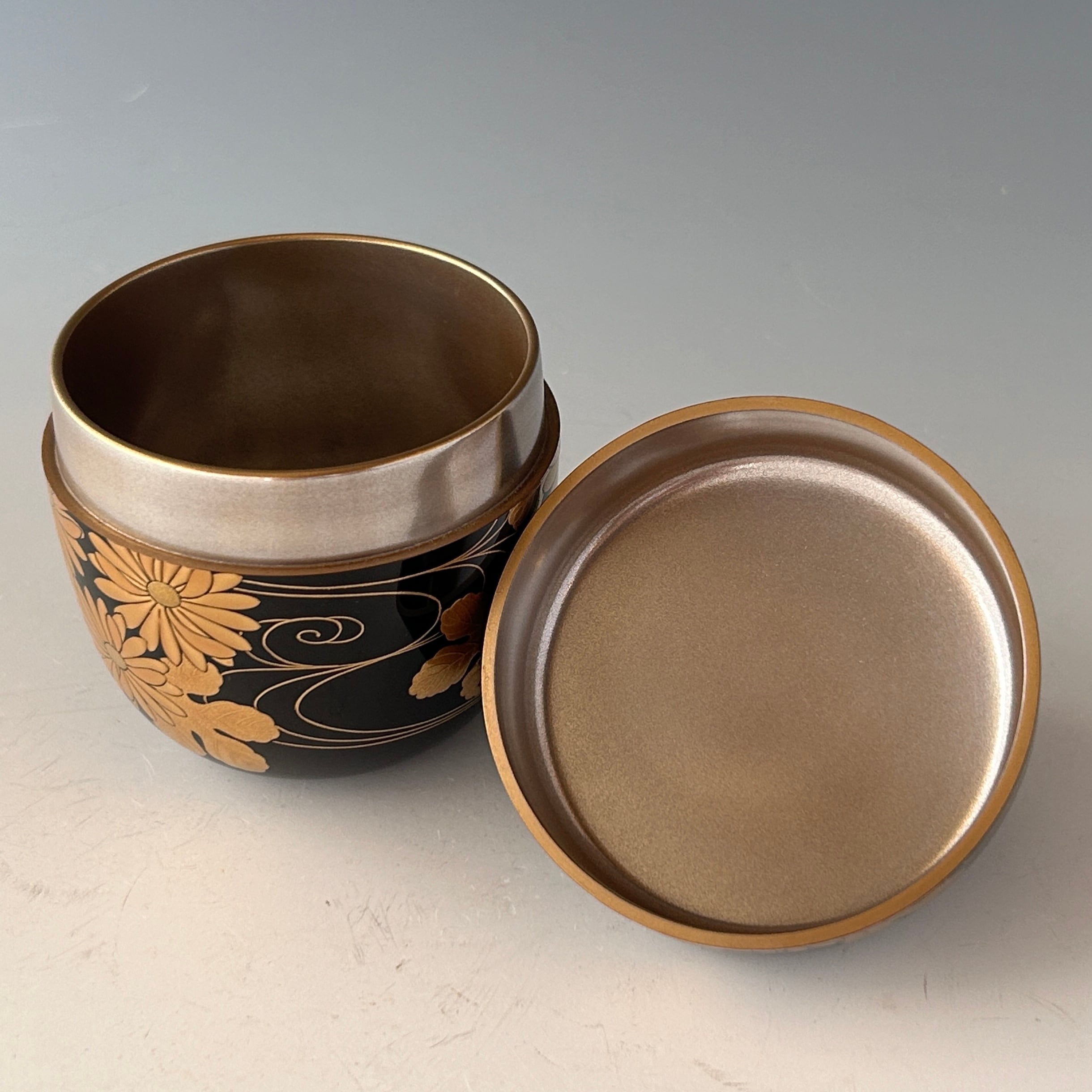 茶道具菊水蒔絵内銀地大棗呉藤穣太郎共箱輪島塗秋茶会棚漆芸