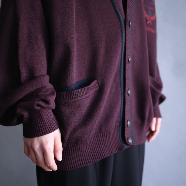 one point embroidery and 2-tone line design 5b loose silhouette cardigan（made in italy）