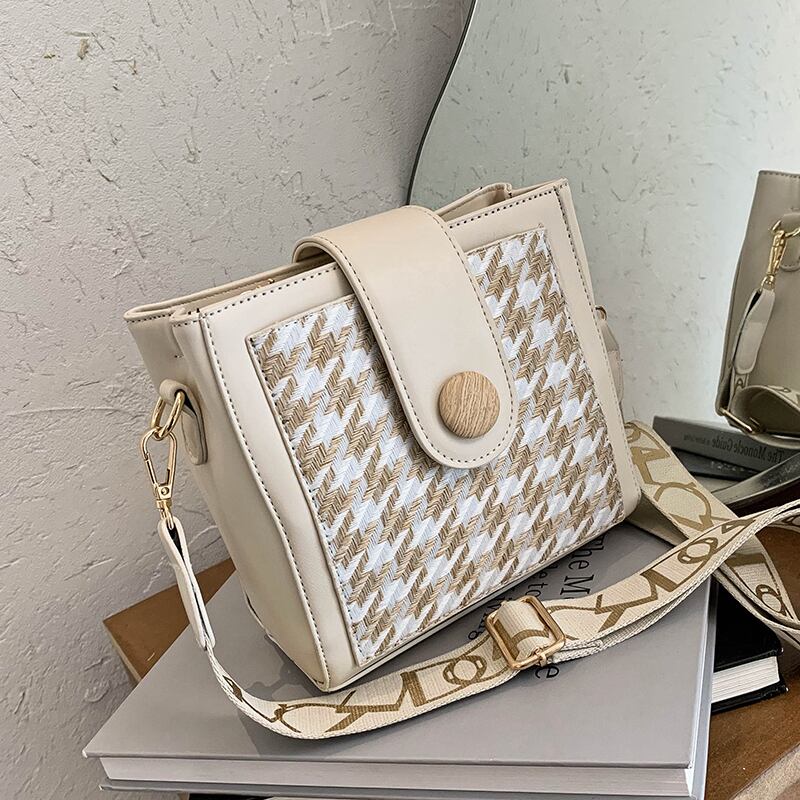 ネットセレブリティスモールバッグメスバッグ2020新しい流行のファッションワイドショルダーストラップメッセンジャーバッグウエスタンスタイルオールマッチショルダーバッグバケットバッグ Tiancai_Wing_Bag98589344482