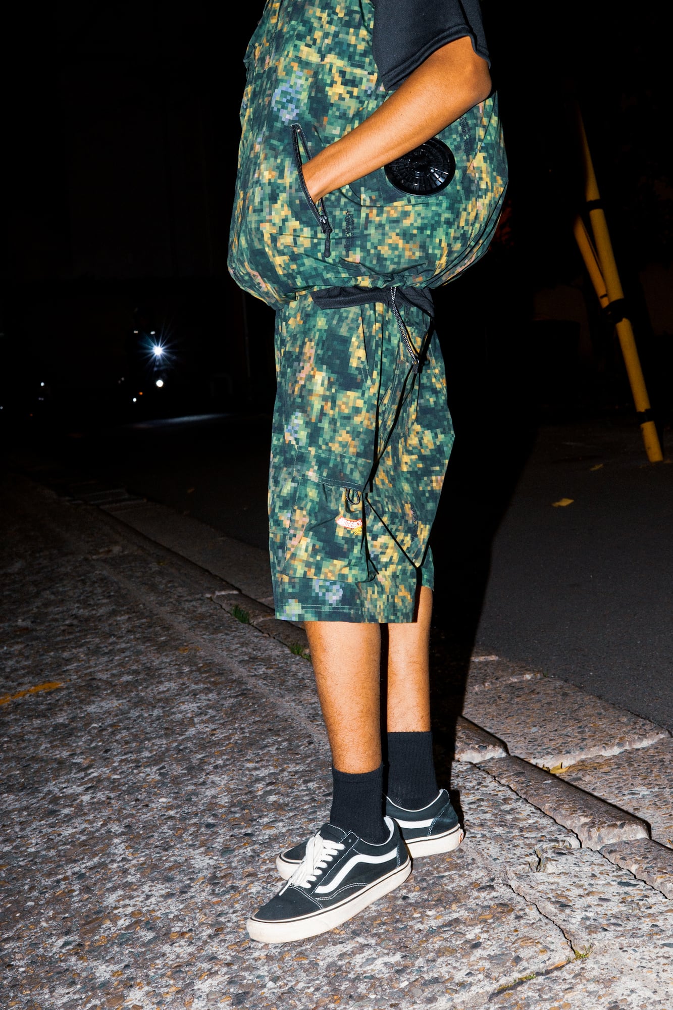 HEIGHT RAIDBACK CARGO SHORTS ft.CASPER