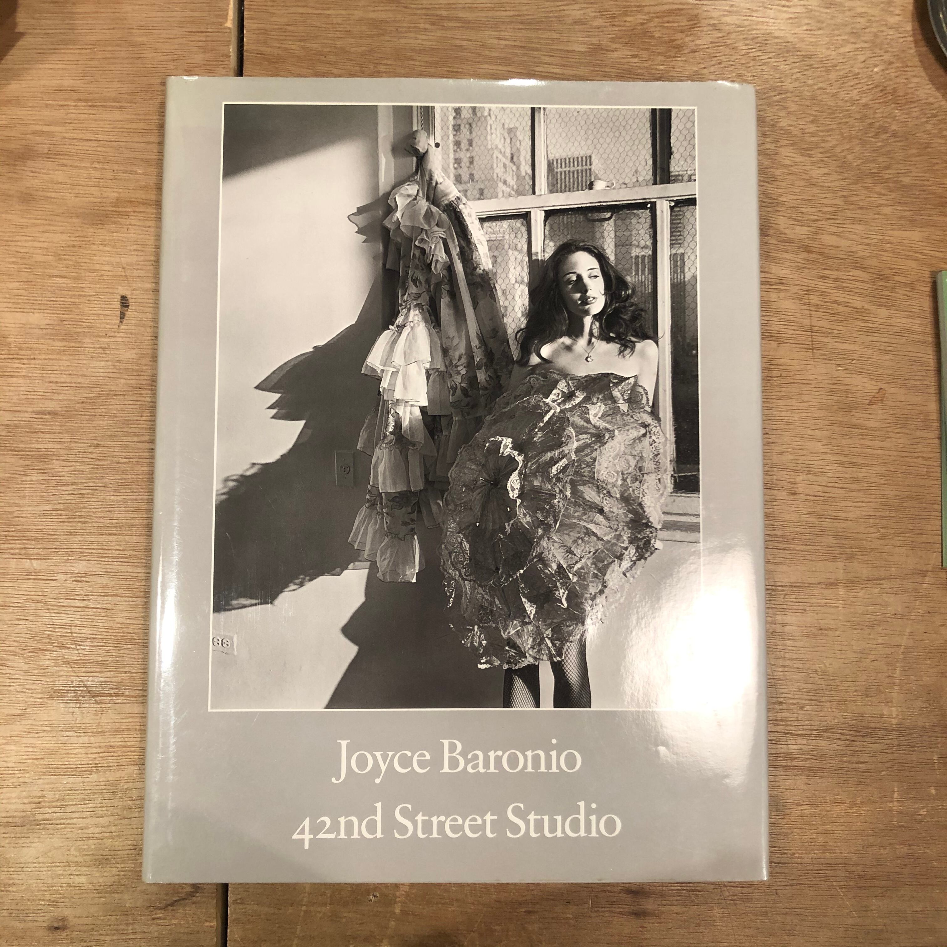アート・デザイン・音楽 Joyce Baroni 42nd Street Studio 42nd Street Studio - Joyce Baronio