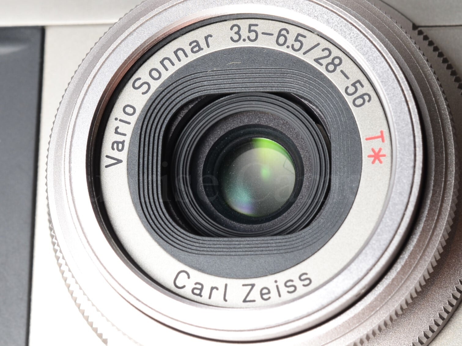 CONTAX TVS II / Carl Zeiss Vario Sonnar T* 28-56mm F3.5-6.5 DATA