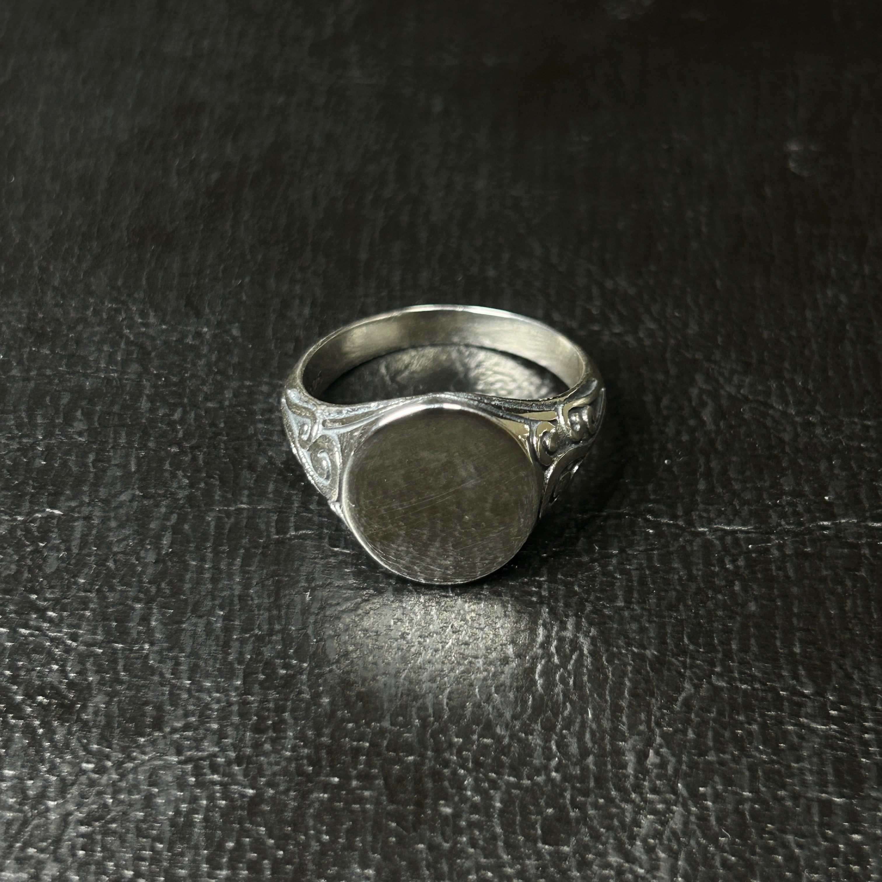 シルバー925 silver 唐草シグネットリング/軽研磨仕上げ/19号