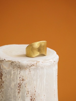 CURVED BRASS RING (#9/#11/#13/#15)