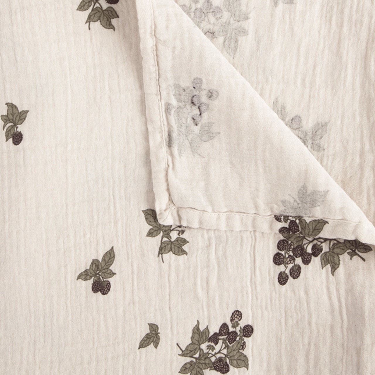 即納】garbo&friends / Blackberry Muslin Swaddle Blanket