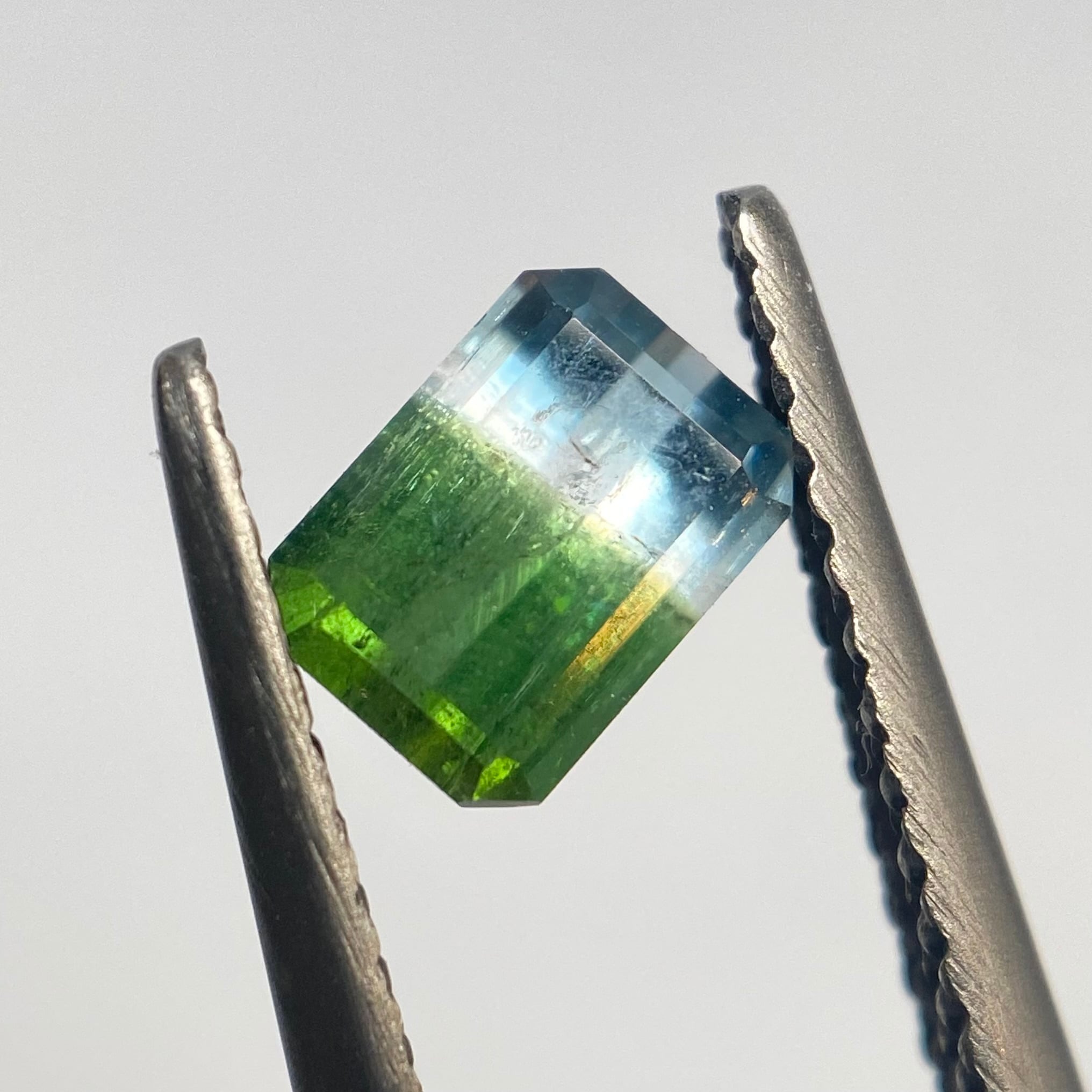 初夏をイメージしたような爽やかなパーティーカラートルマリン