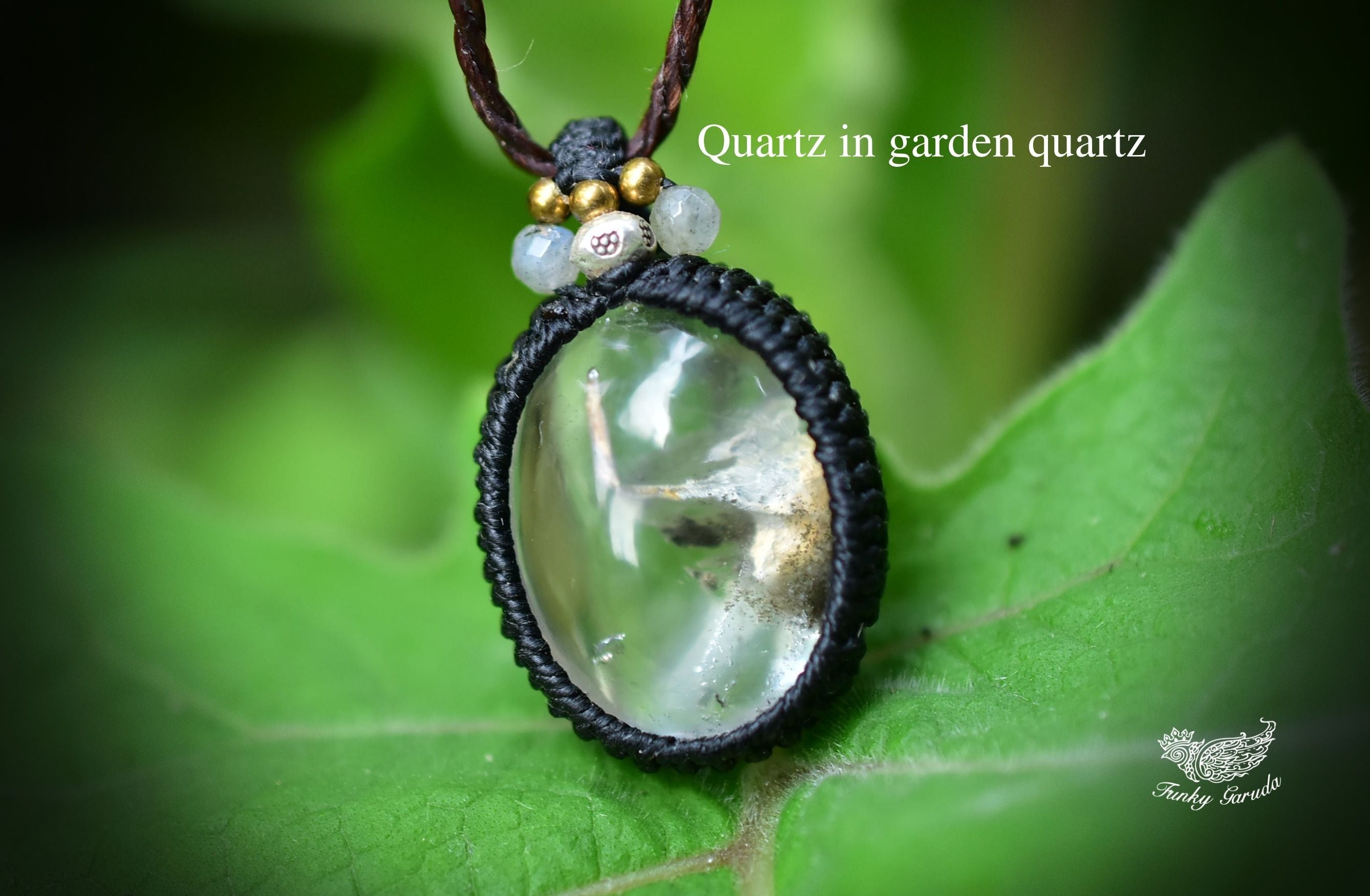 透明感と鳥★クォーツインガーデンクォーツマクラメペンダント gy071