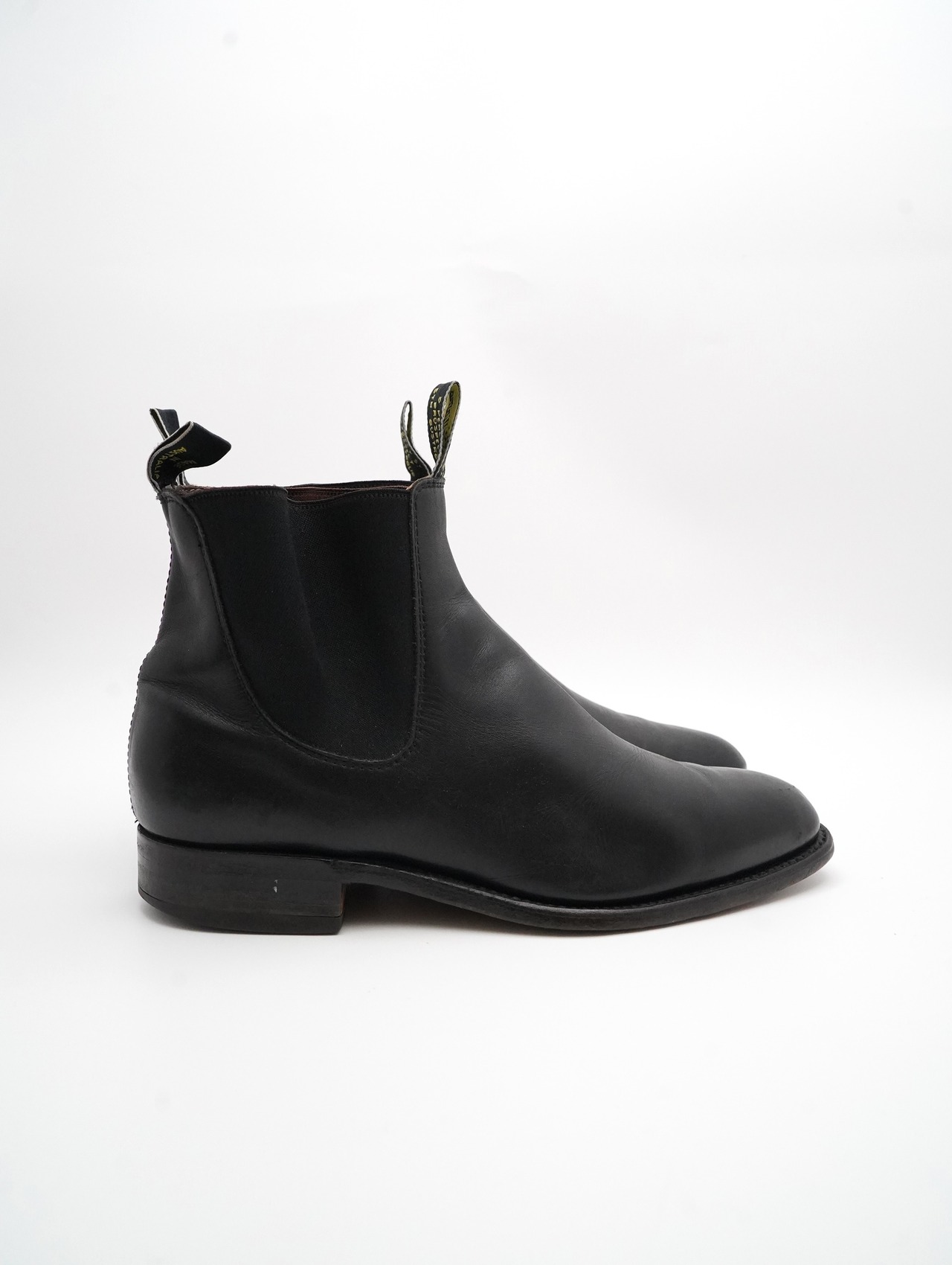 Side gore boots