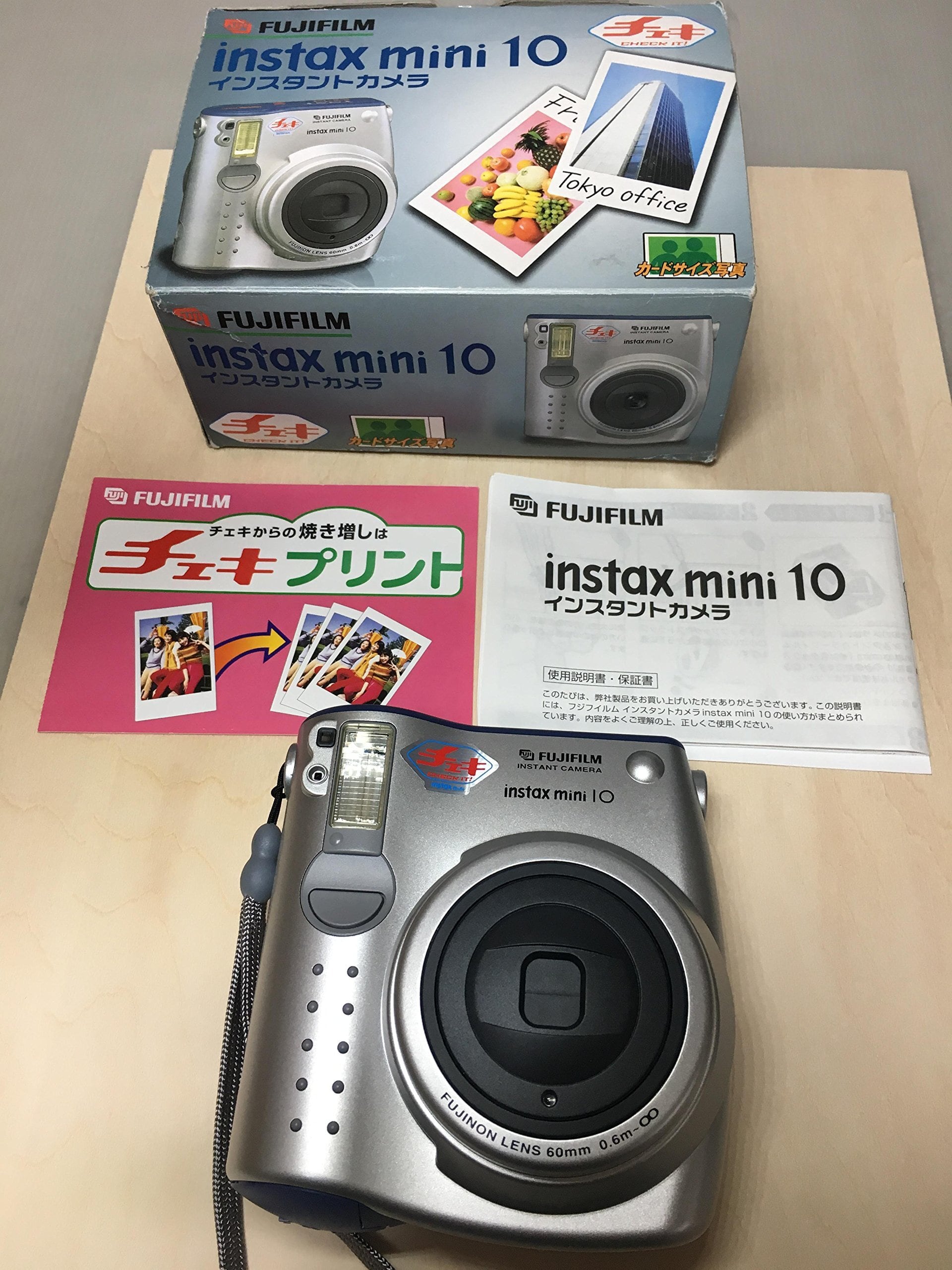 チェキ　instax mini 10 スマホカメラ全盛の今、あえて初代チェキ「instax mini 10」を使って