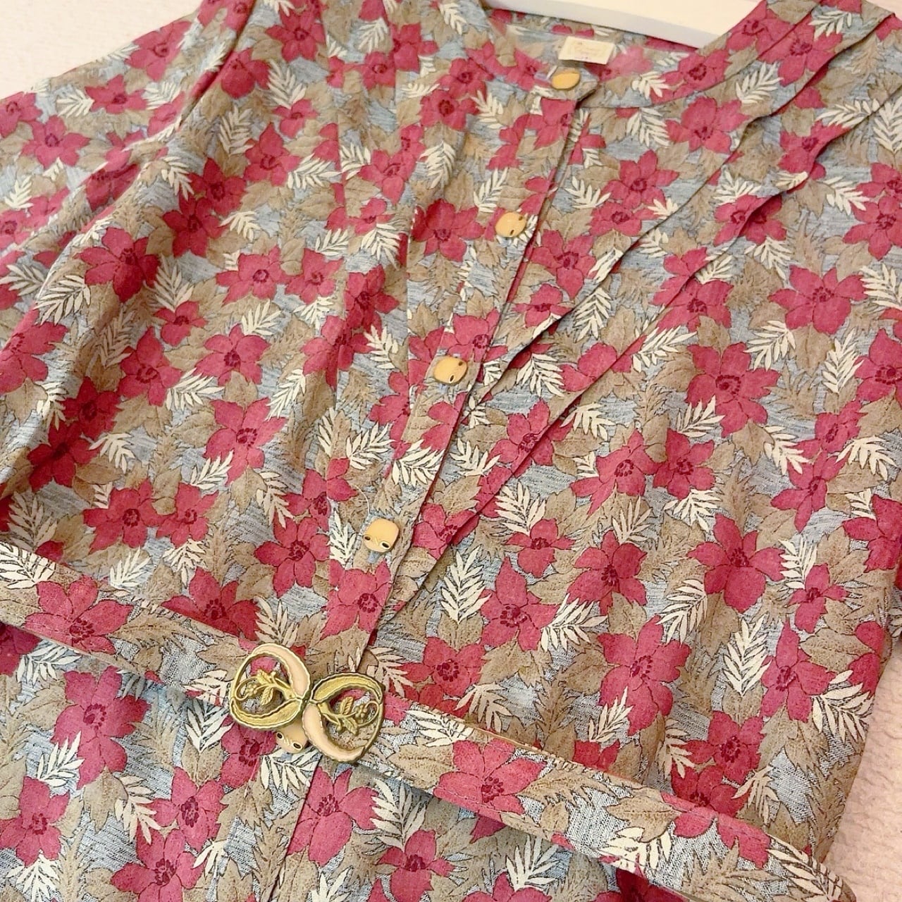 dark red leaf belt one-piece