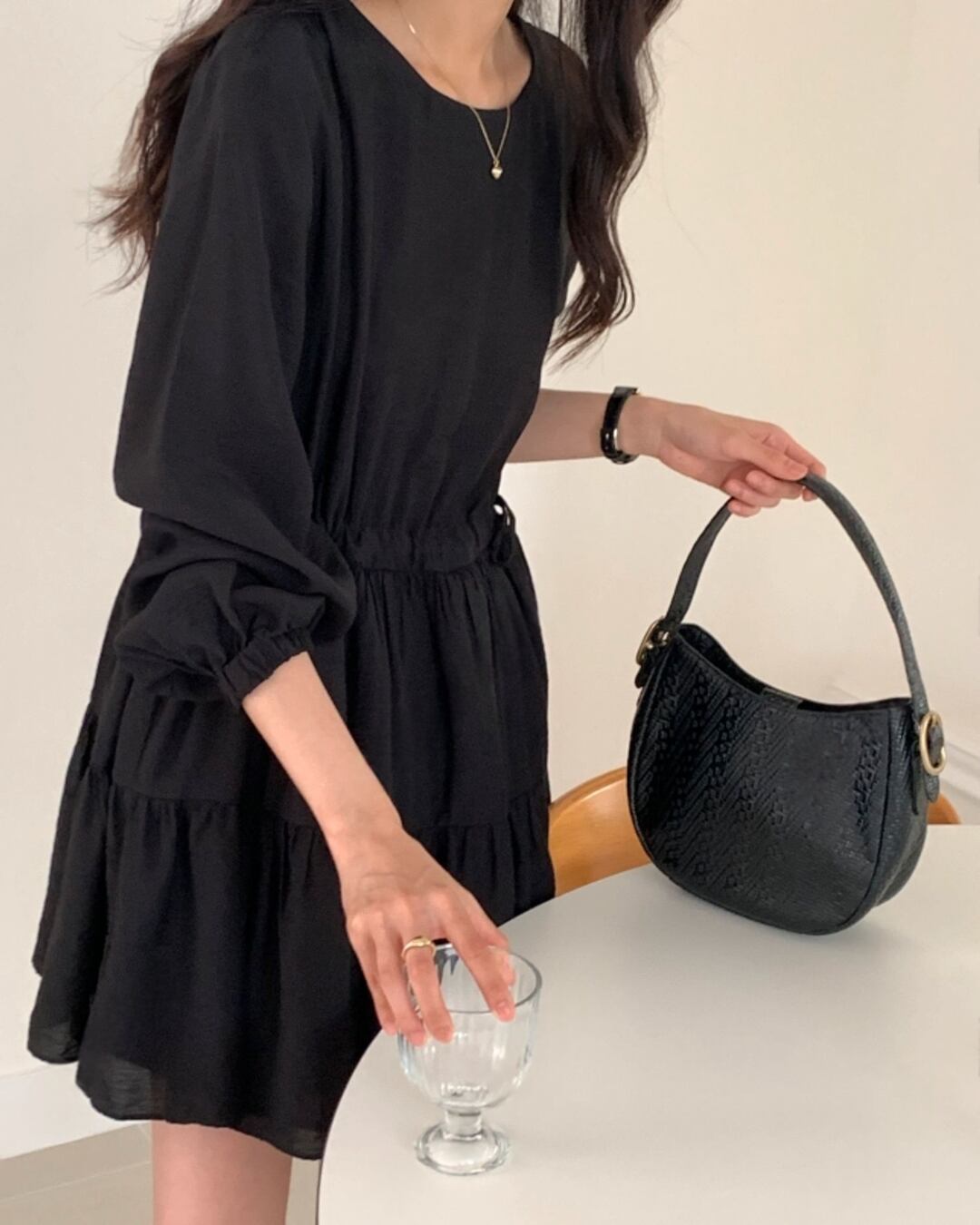 シャーリングミディワンピース