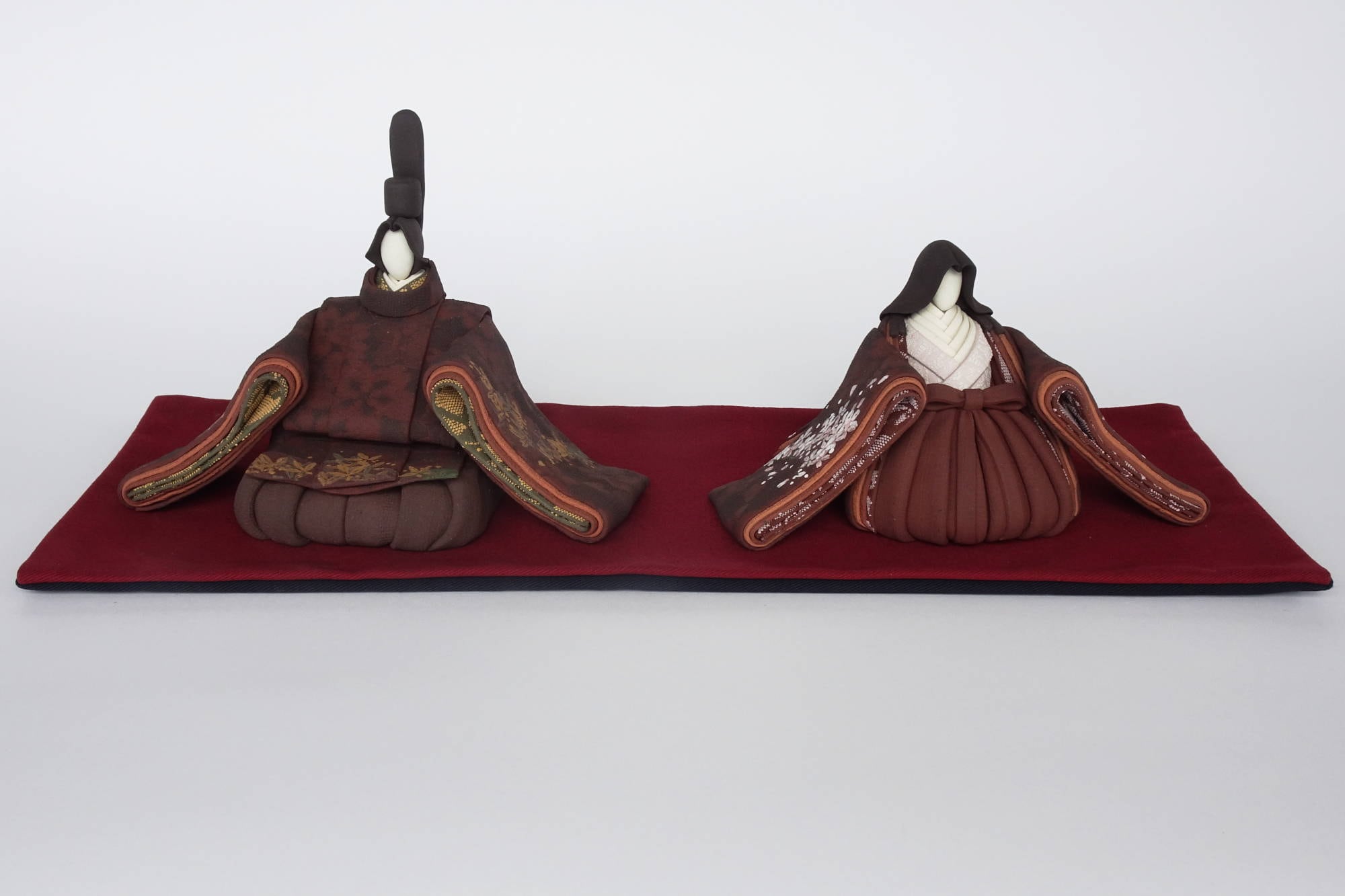 ひな人形(大) 陶雛 澤りか作 (女雛 エンジ、男雛 エンジ) お雛様(敷布