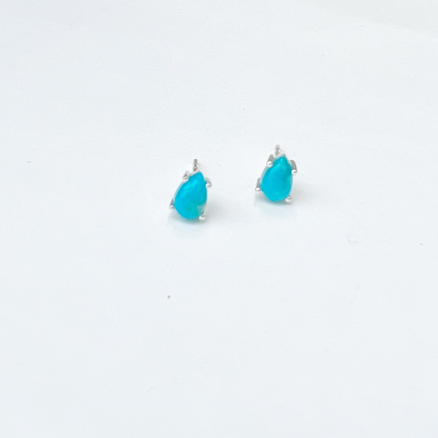アリゾナ ターコイズ ドロップ 爪 スタッド ピアス 小さめピアス Small